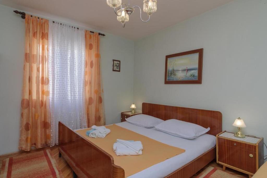 Rooms Mirjana Trogir Exterior photo